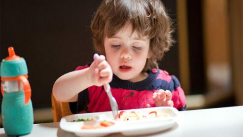 How to get a 3-year-old to eat?