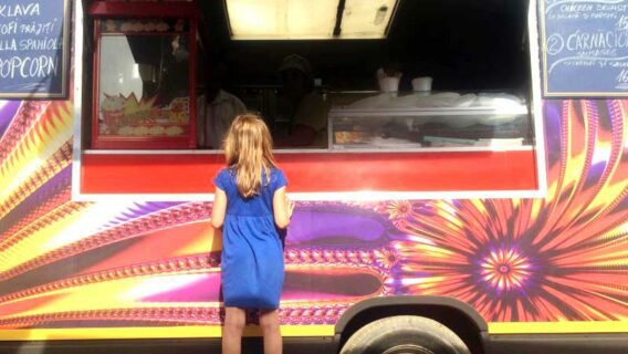 What does Healthy Food Truck offer that other food trucks don't?