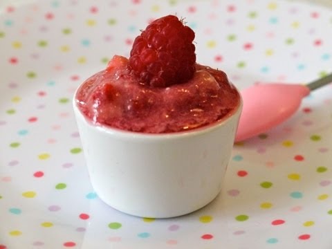 Recipes for Baby Food: How to Make Raspberry Banana Puree for Toddlers - Weelicio