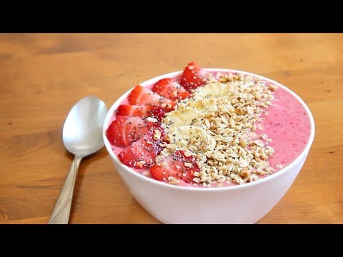 3 ingredient Strawberry Banana Smoothie Bowl | SweetTreats