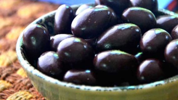 Are chocolate covered almonds good for weight loss?